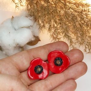 Handmade poppy floral polymer clay stud earrings
